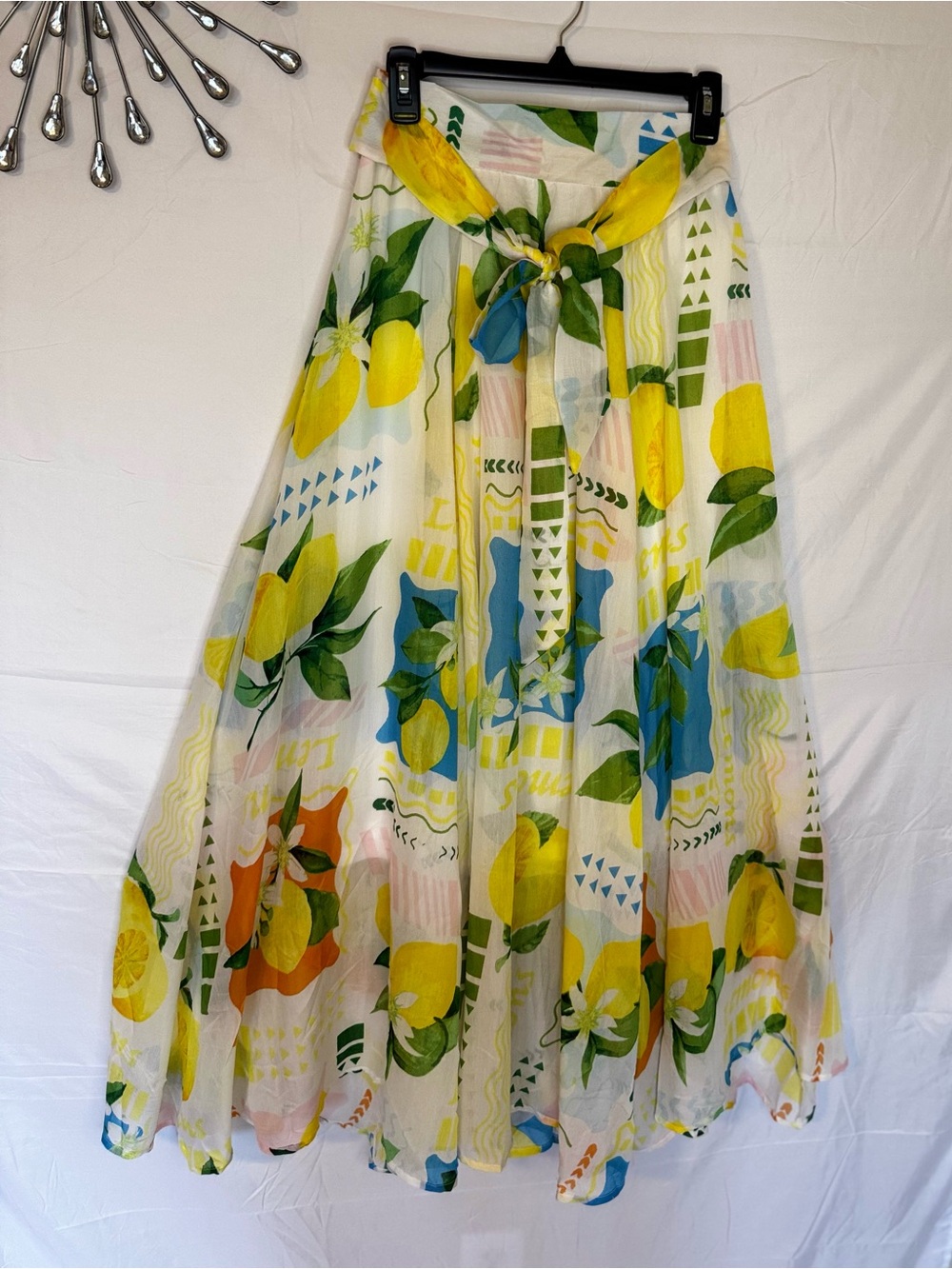 STUNNING Flowing Floral Lemonade Print Maxi Skirt Size Small NWT